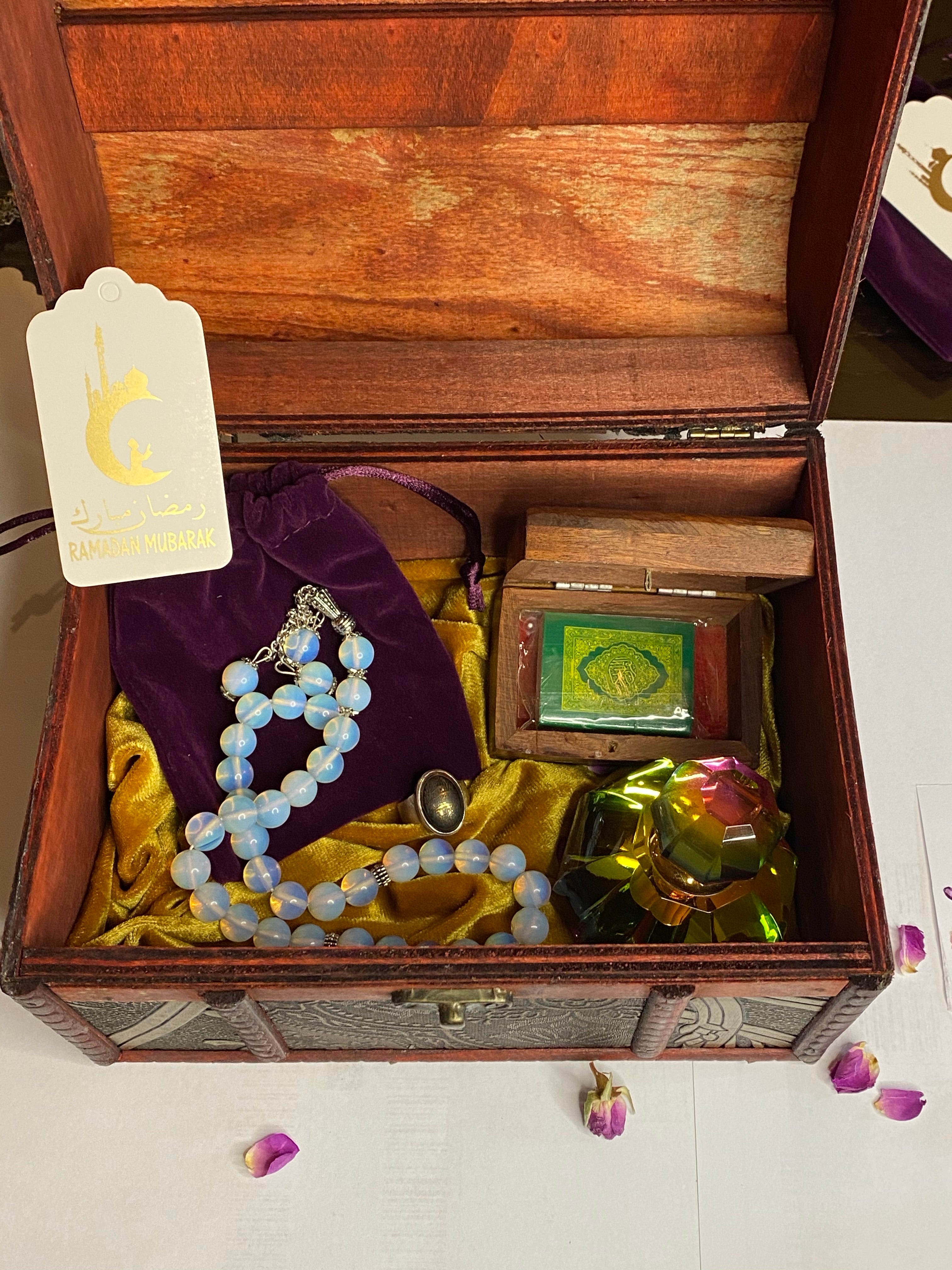 Ramadan classic gift package with natural stones